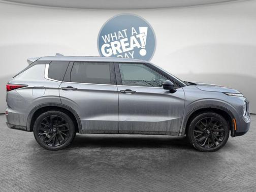 2022 Mitsubishi Outlander Black Edition S-AWC