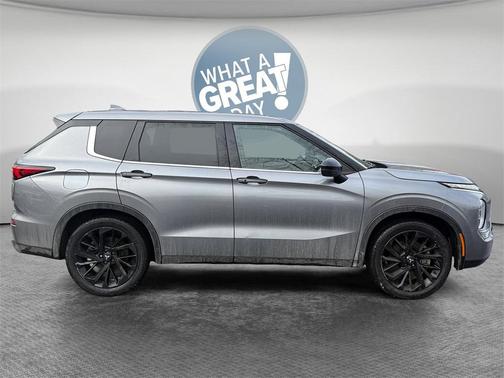 2022 Mitsubishi Outlander Black Edition S-AWC