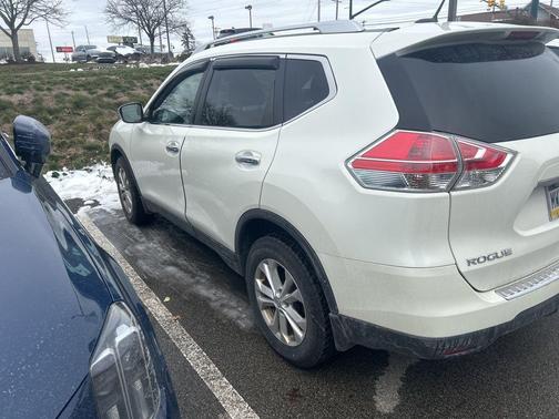 2016 Nissan Rogue SV