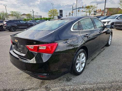 Mosaic Black Metallic 2023 Chevrolet Malibu FWD 1LT