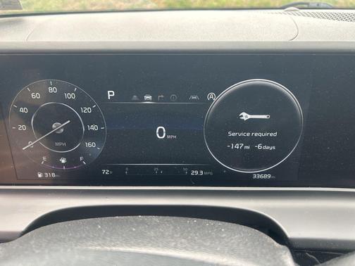 Clear White/Black Roof 2024 Kia Seltos S