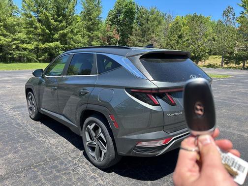Amazon Gray 2022 Hyundai TUCSON SEL