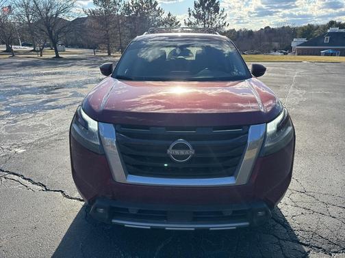 2022 Nissan Pathfinder SL 4WD