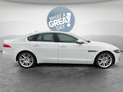 2017 Jaguar XF 35t Prestige