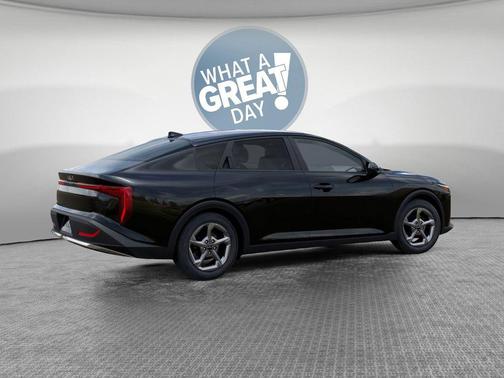 Aurora Black Pearl 2026 Kia K4 LXS