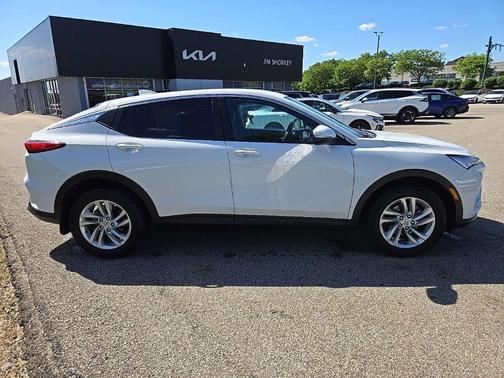 Summit White 2024 Buick Envista Preferred FWD