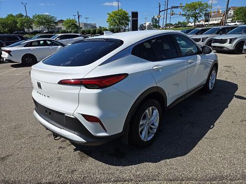 Summit White 2024 Buick Envista Preferred FWD