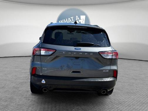 Carbonized Gray Metallic 2022 Ford Escape SE