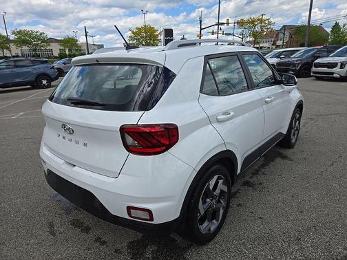 Lunar White 2024 Hyundai VENUE SEL