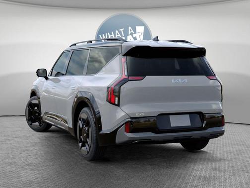 Midnight Sapphire 2026 Kia EV9 GT-Line