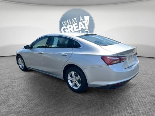 2022 Chevrolet Malibu FWD LT