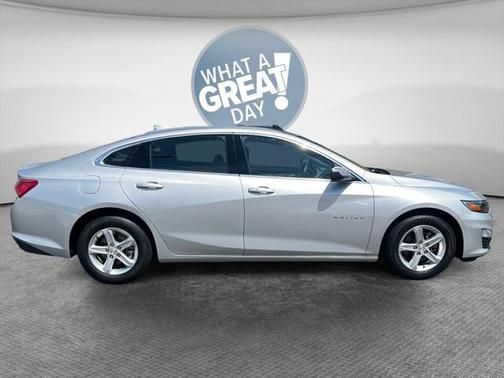 2022 Chevrolet Malibu FWD LT