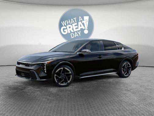 Aurora Black 2026 Kia K4 GT-Line