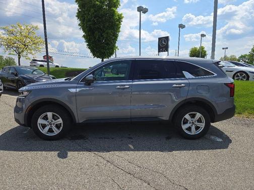 Everlasting Silver 2022 Kia Sorento LX