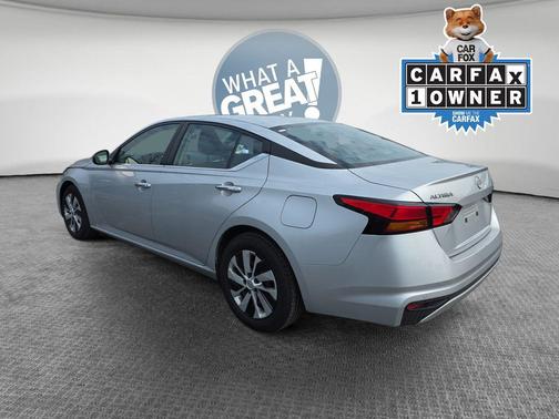 Brilliant Silver Metallic 2023 Nissan Altima S FWD