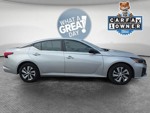 Brilliant Silver Metallic 2023 Nissan Altima S FWD