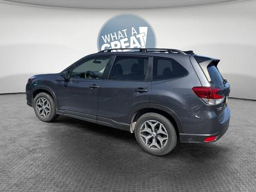Magnetite Gray Metallic 2024 Subaru Forester Premium