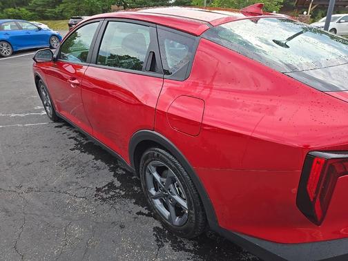 Currant Red 2025 Kia K4 LXS