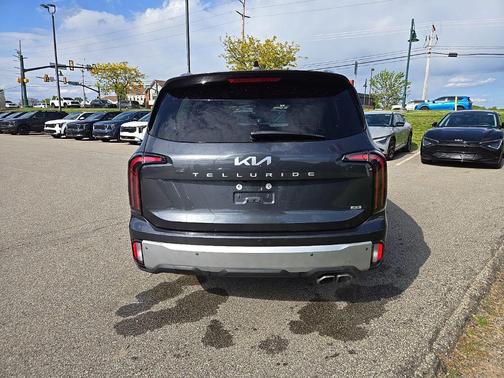 Gravity Gray 2024 Kia Telluride EX