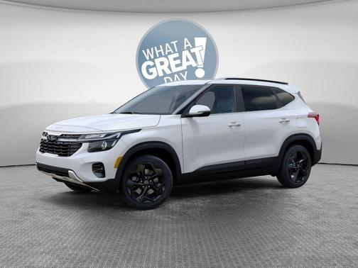 Snow White Pearl 2026 Kia Seltos EX