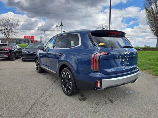 Midnight Lake Blue 2023 Kia Telluride SX