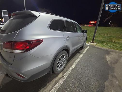 2017 Hyundai SANTA FE SE