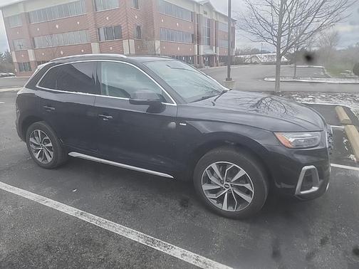 2022 Audi Q5 45 S line Premium