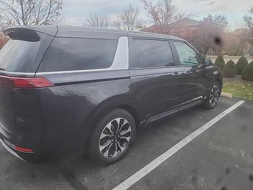 2024 Kia Carnival EX