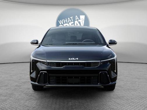 Aurora Black Pearl 2026 Kia K4 GT-Line Turbo