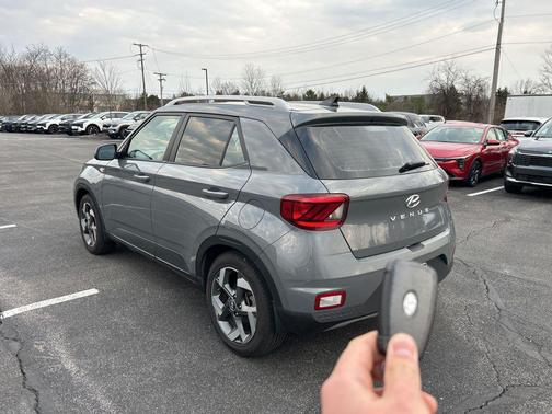 2021 Hyundai VENUE SEL