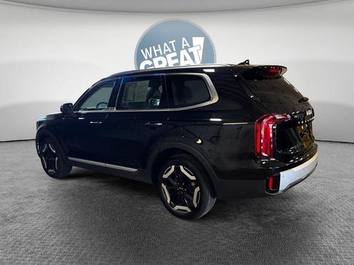 Ebony Black 2024 Kia Telluride S