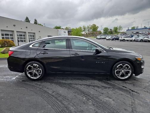 Mosaic Black Metallic 2023 Chevrolet Malibu FWD 1LT