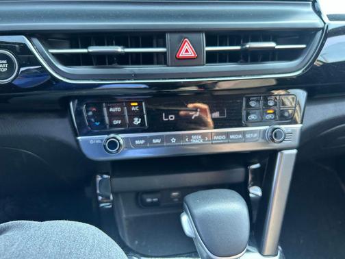 Fusion Black 2024 Kia Seltos S