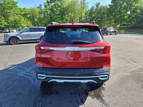Mars Orange 2023 Kia Seltos S