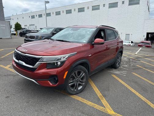 Mars Orange 2023 Kia Seltos S