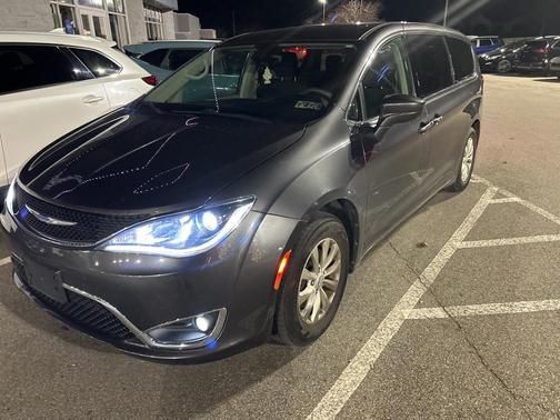 2018 Chrysler Pacifica Touring Plus