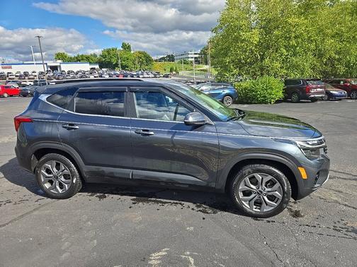 Gravity Gray 2024 Kia Seltos S