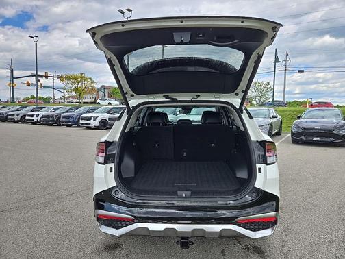 Snow White Pearl 2023 Kia Sportage Hybrid SX-Prestige