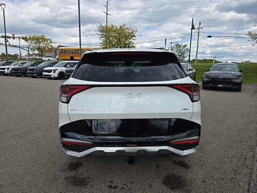 Snow White Pearl 2023 Kia Sportage Hybrid SX-Prestige