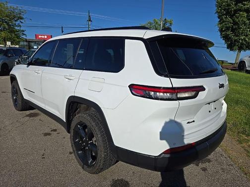Bright White Clearcoat 2023 Jeep Grand Cherokee L Limited