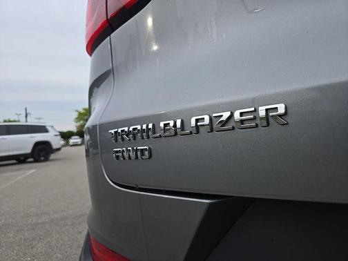 Sterling Gray Metallic 2024 Chevrolet Trailblazer ACTIV