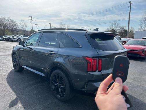 Gravity Grey 2022 Kia Sorento SX