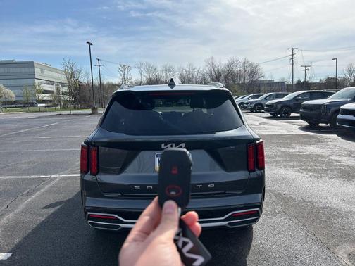 Gravity Grey 2022 Kia Sorento SX