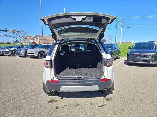 Fuji White 2017 Land Rover Discovery Sport HSE