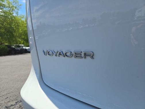 Bright White Clearcoat 2022 Chrysler Voyager LX