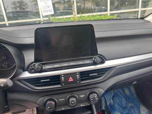 Snow White Pearl 2024 Kia Forte LXS