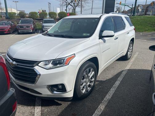 Iridescent Pearl Tricoat 2018 Chevrolet Traverse Premier