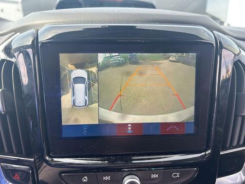 Iridescent Pearl Tricoat 2018 Chevrolet Traverse Premier