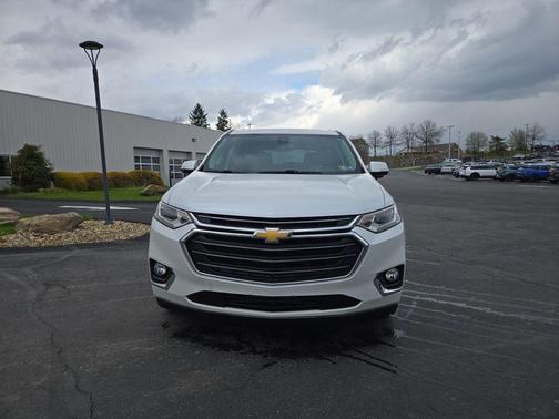 Iridescent Pearl Tricoat 2018 Chevrolet Traverse Premier