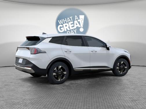 Snow White 2027 Kia Sportage LX